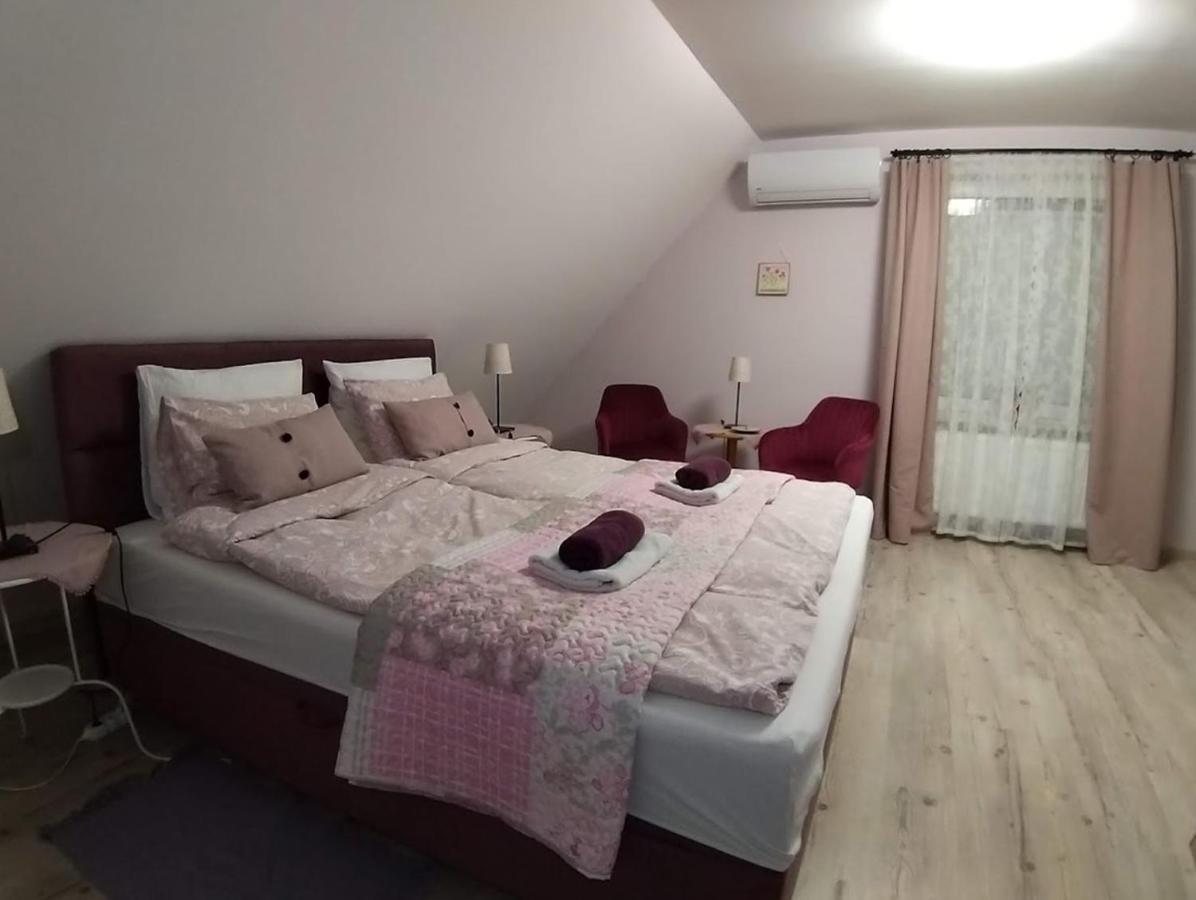 Apartments For Rent Near Budapest Etyek Luaran gambar